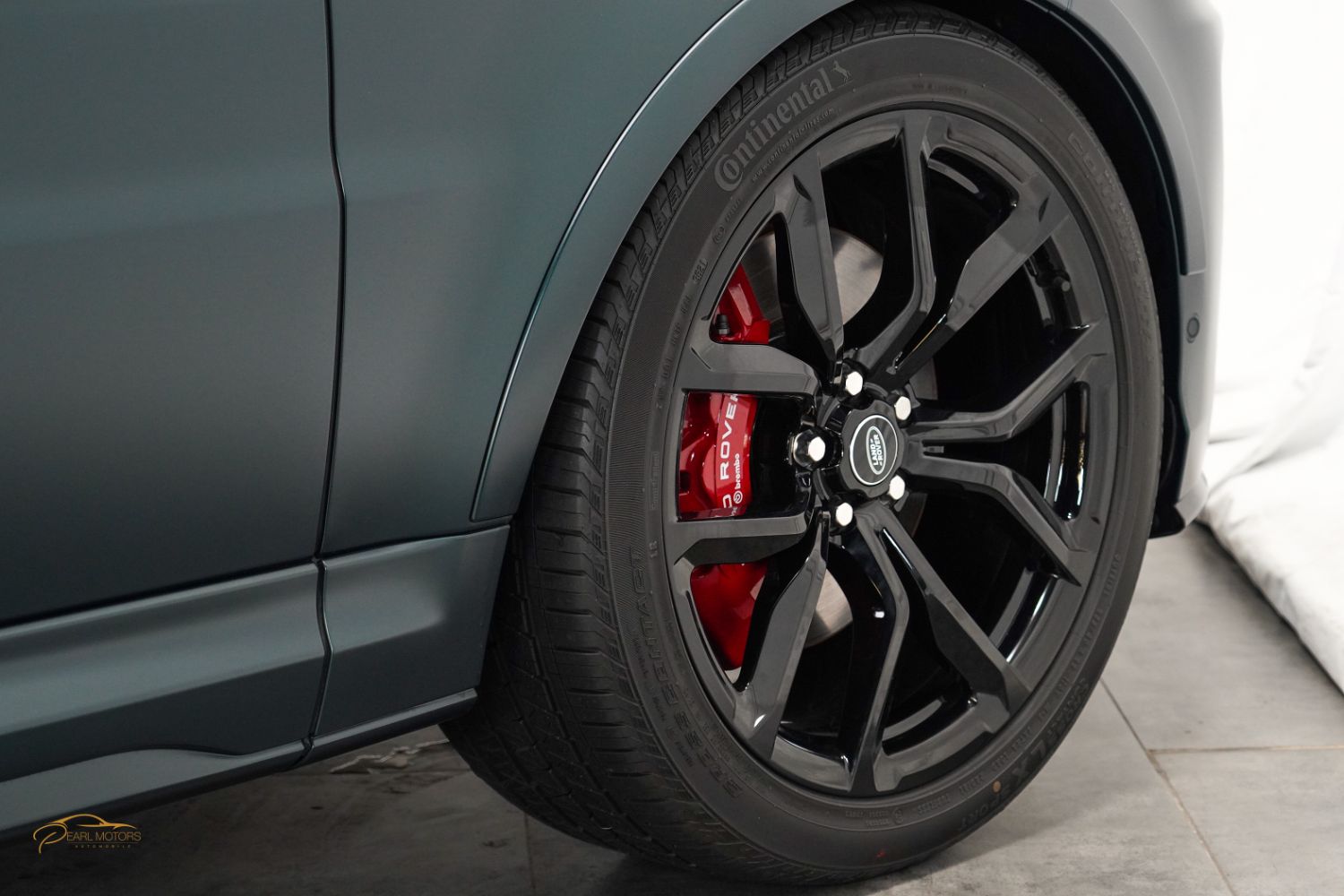 Range Rover SVR - Carbon fiber edition